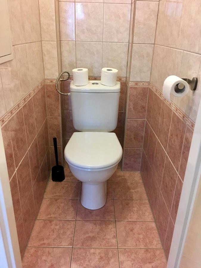 Blu Apartment In Old Town Братислава Екстериор снимка