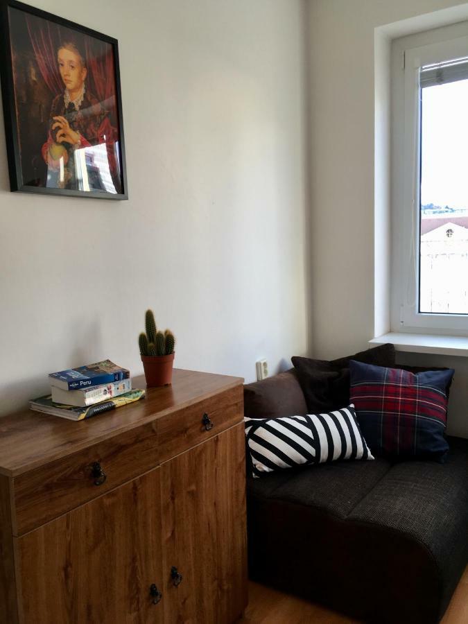 Blu Apartment In Old Town Братислава Екстериор снимка