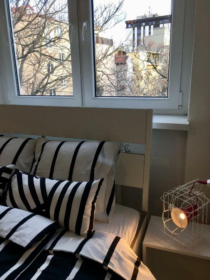 Blu Apartment In Old Town Братислава Екстериор снимка